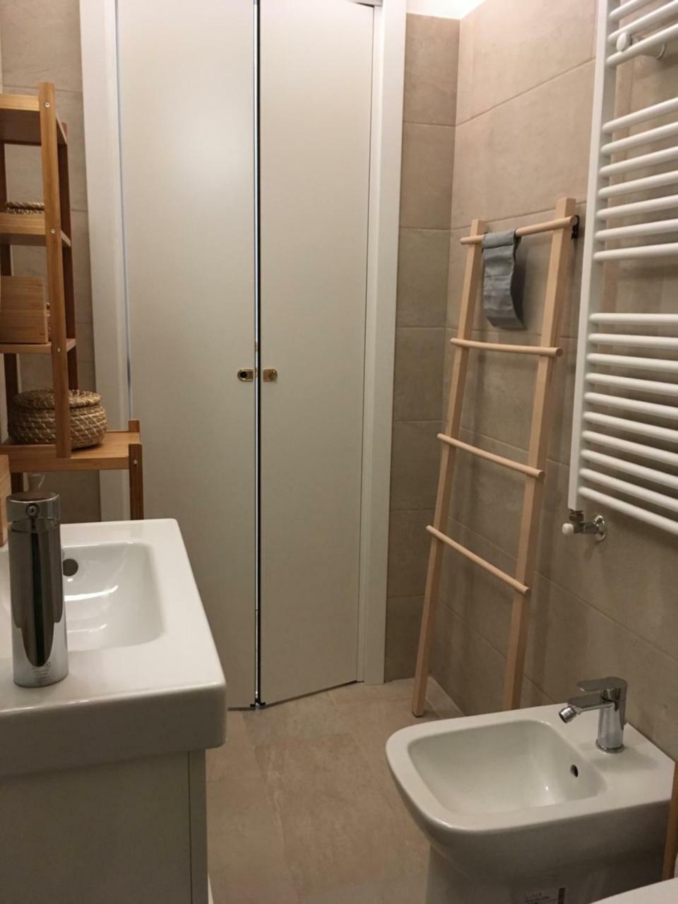 Ferienwohnung Farini Cozy Flat Mailand Exterior foto